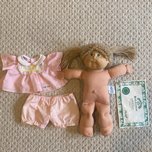 Other - Vintage Cabbage Patch Doll - Hannah Lucette authentic with birth certificate